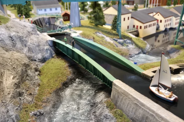 Miniature Kingodom - Akvedukten i Håverud Miniature Kingodom - Akvedukten i Håverud